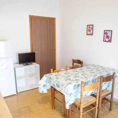 Two Triple Bedroom Flat Near The In Eraclea * ארקליאה מארה