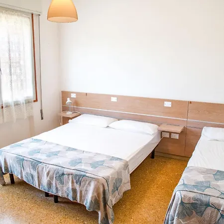 Two Triple Bedroom Flat Near The In Eraclea * Eraclea Mare
