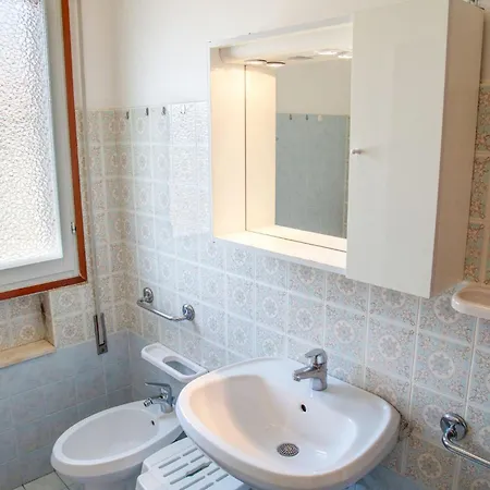 Two Triple Bedroom Flat Near The In Eraclea