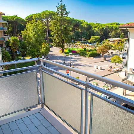 Two Triple Bedroom Flat Near The In Eraclea *