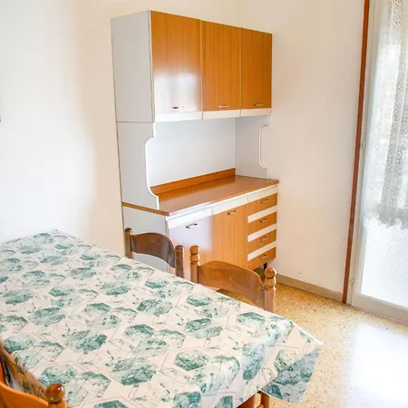 Two Triple Bedroom Flat Near The In Eraclea *