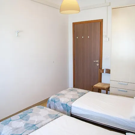 Two Triple Bedroom Flat Near The In Eraclea شقة ايراكليا ماري