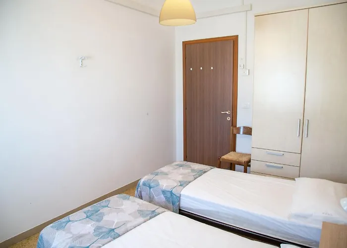 Two Triple Bedroom Flat Near The In Eraclea Apartament Eraclea Mare